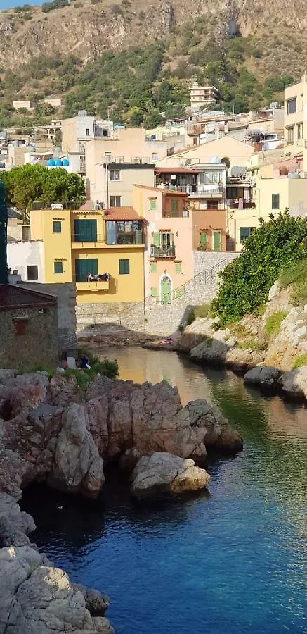 **  Bed and Breakfast La Caletta Santa Flavia Italia